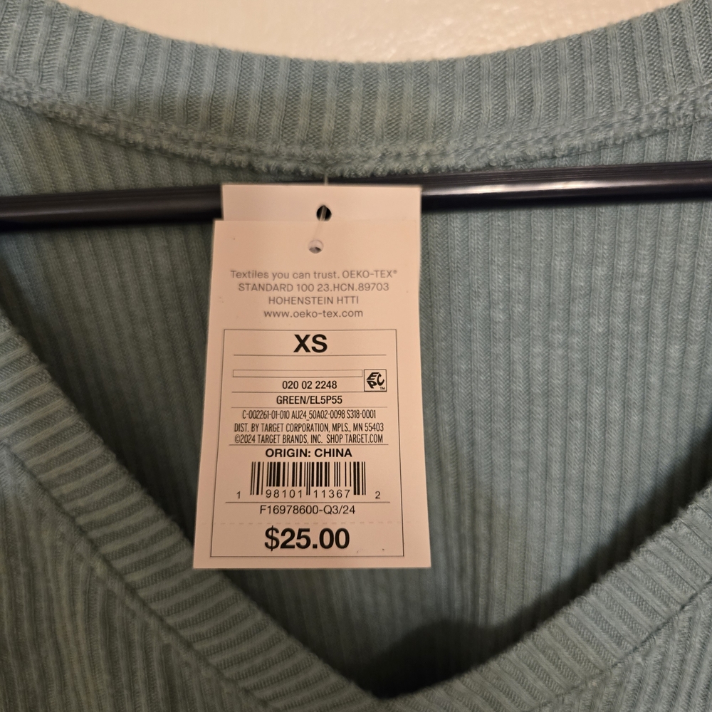 Auden Ribbed V-Neck Sweater - Picture 2 of 2